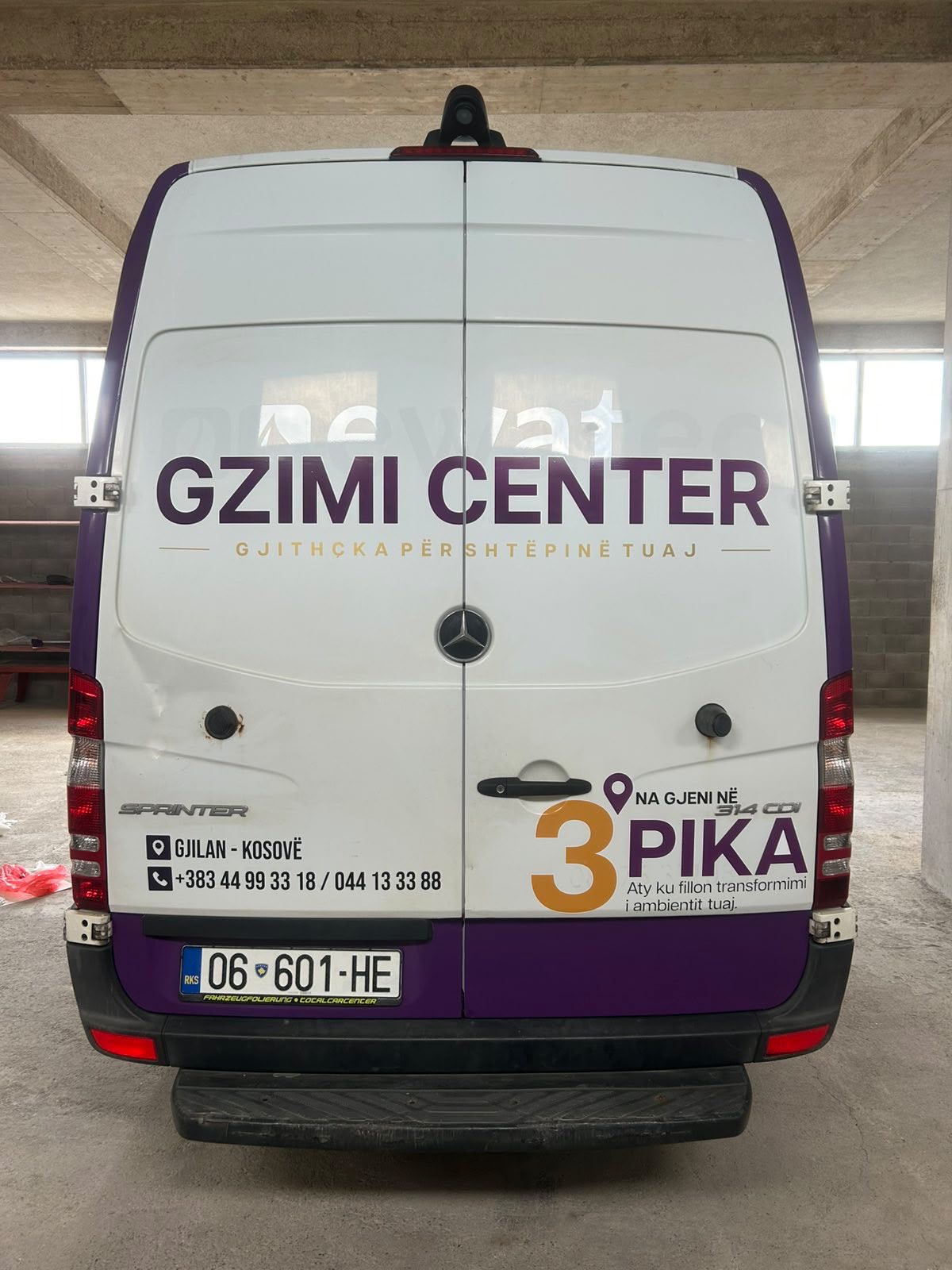 Pjesa e pasme e kamionit të veshur